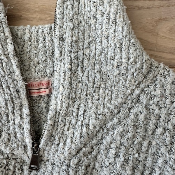 uo cozy gray half zip sweater - Picture 3 of 5